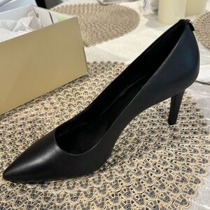 MICHAEL KORS black heels